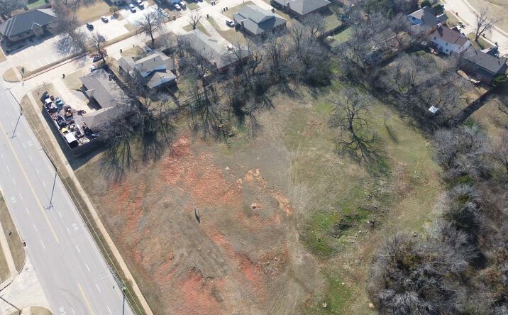 Pictures of Land property located at 1600 S Blvd, Edmond, OK 73013 for sales - image #1