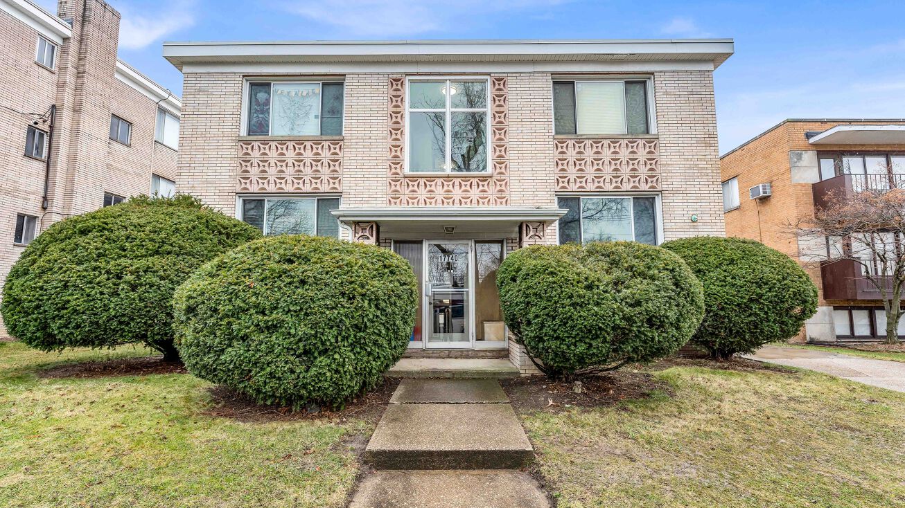 17802 Lakeshore Blvd, Cleveland, OH 44119