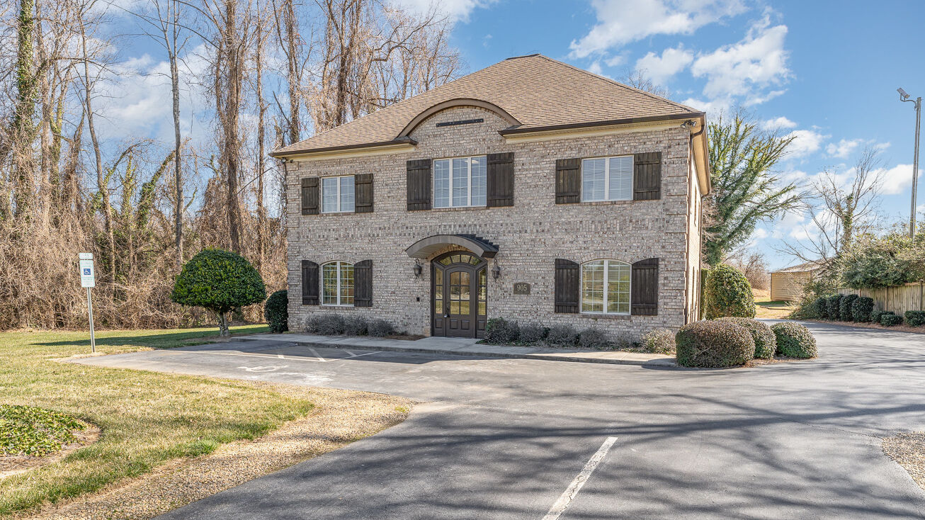 905 McClellan Pl, Greensboro, NC 27409