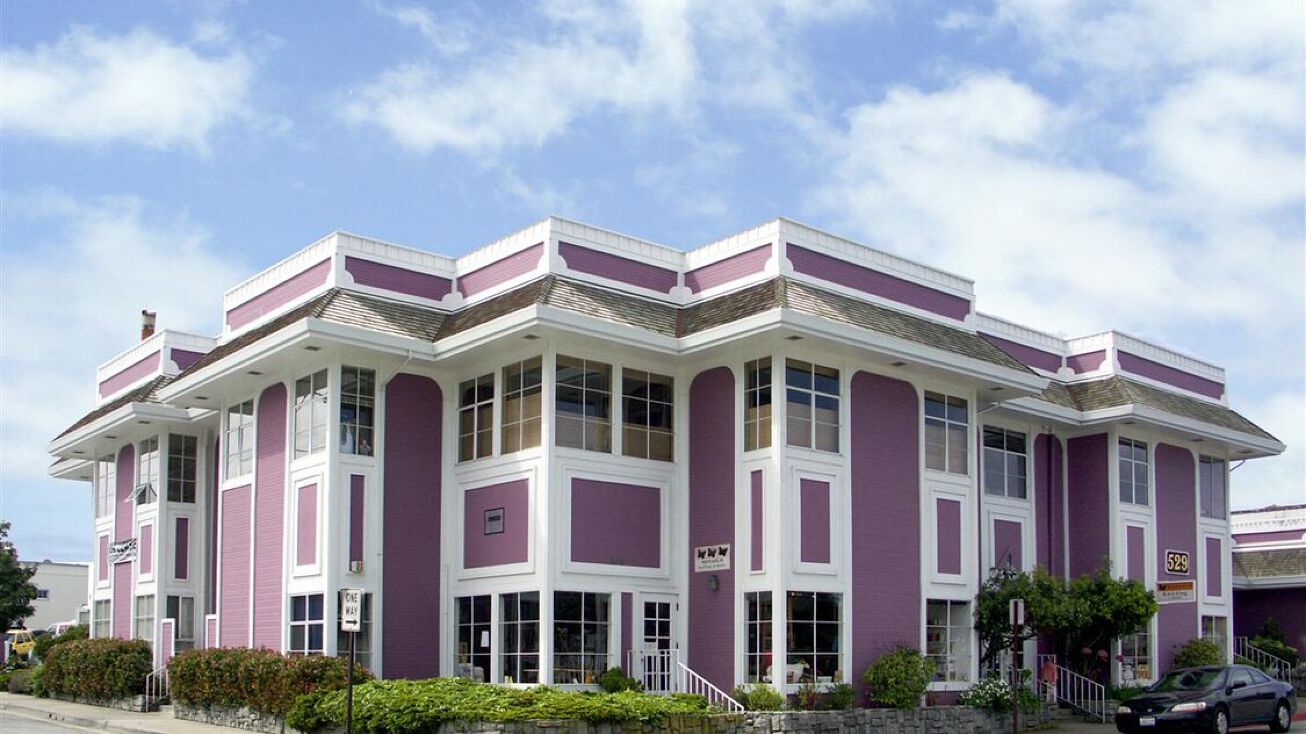 529 Central Ave, Pacific Grove, CA 93950