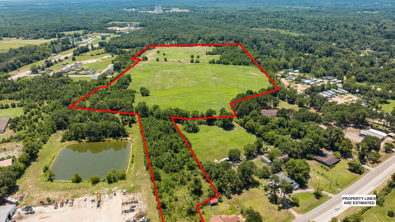 1314 Shelbyville St, Center, TX 75935