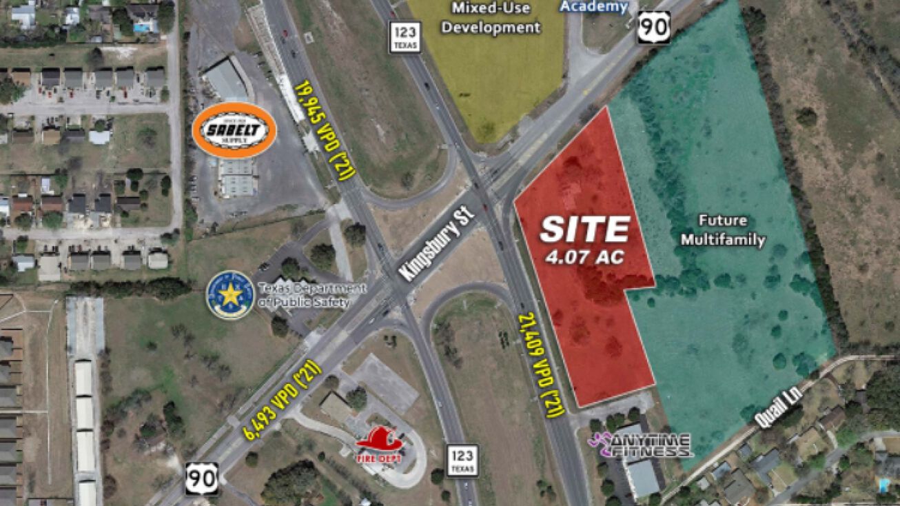 1405 E Kingsbury St, Seguin, TX 78155