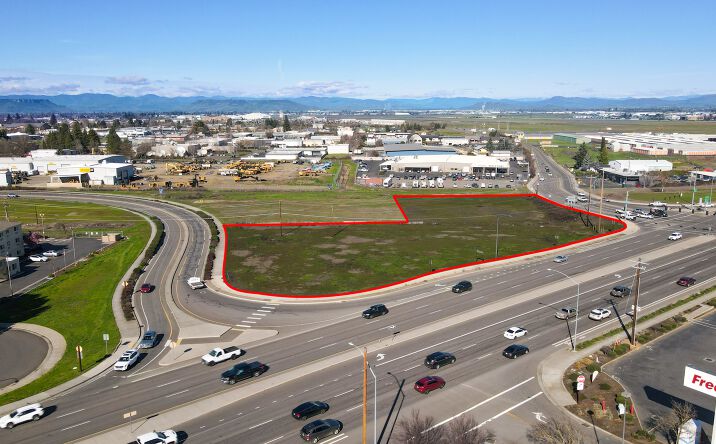 Pictures of Land property located at 2453 Crater Lake Hwy, Medford, OR 97504 for sales - image #1