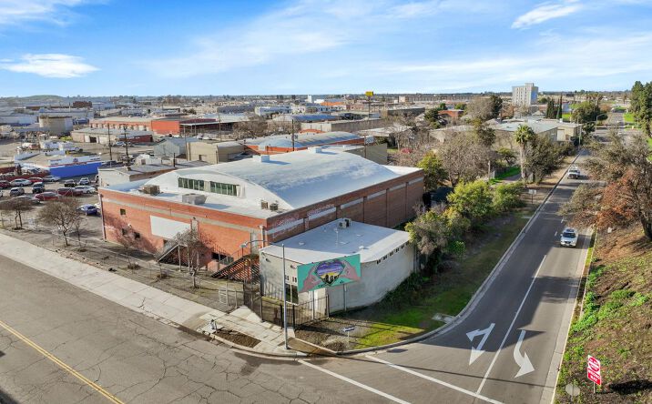 Pictures of Retail property located at 2428 San Benito St, Fresno, CA 93721 for sales - image #1