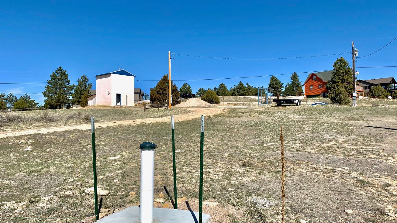 46 Elm St, Glendo, WY 82213