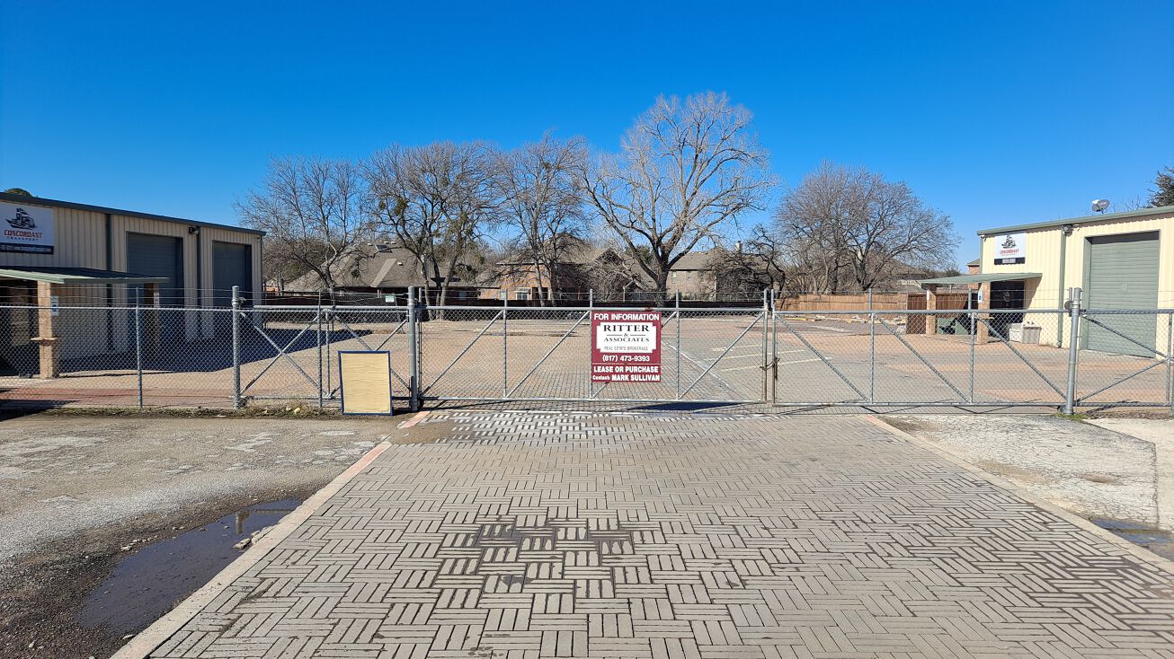 4709 Turner Warnell Rd, Arlington, TX 76001