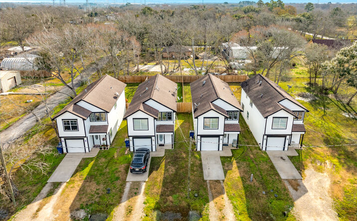 Pictures of Multifamily property located at 7903 Masters, Manvel, TX 77578 for sales - image #1