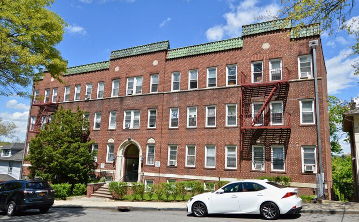 Pictures of Multifamily property located at 98 Harding Ave, White Plains, NY 10606 for sales - image #1