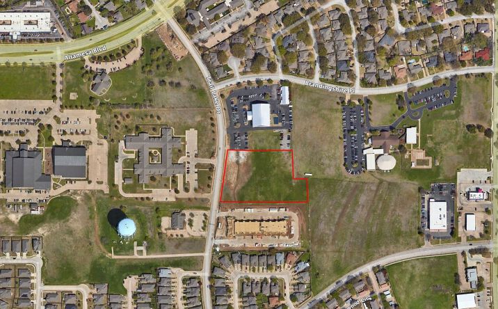 Pictures of Land property located at 7101 Trail Lake Dr, Fort Worth, TX 76133 for sales - image #1