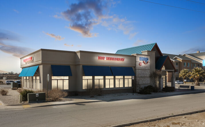 Pictures of Retail property located at 2529 S Canal St, Carlsbad, NM 88220 for sales - image #1