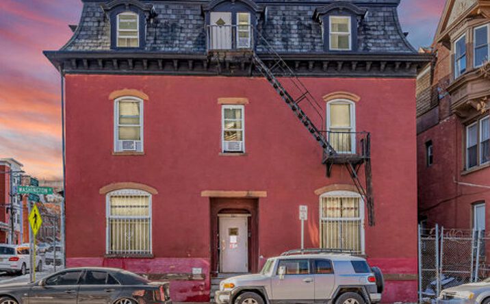 Pictures of Multifamily property located at 521-523 Washington St, Newark, NJ 07102 for sales - image #1