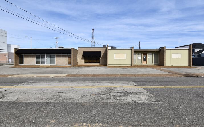 Pictures of Office property located at 419 E Baltimore St, Jackson, TN 38301 for sales - image #1