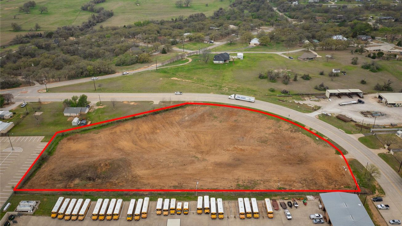 511 Pojo Rd, Springtown, TX 76082