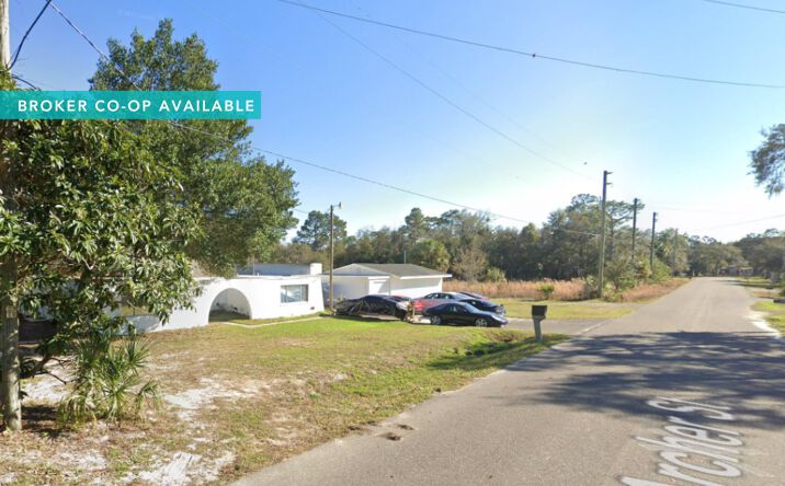 Pictures of Senior Living property located at 15820 Archer St, Hudson, FL 34667 for sales - image #1