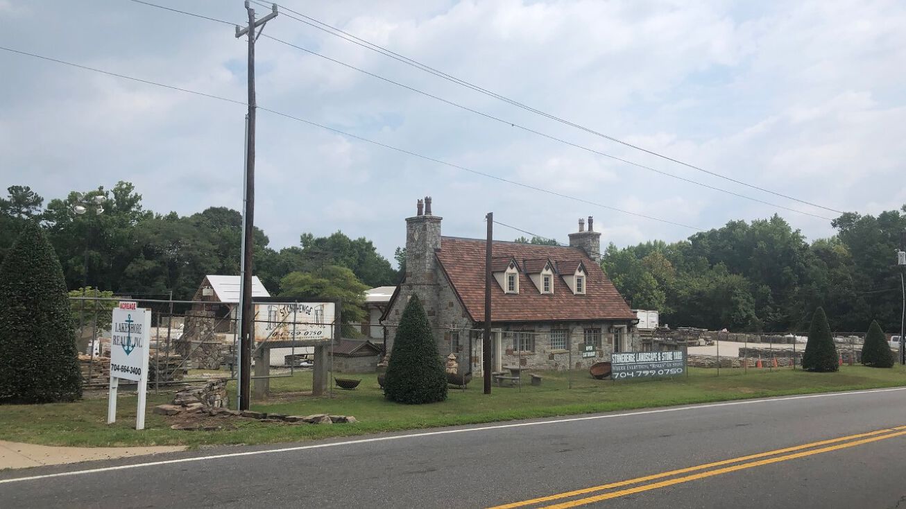 715 Oakridge Farm Hwy, Mooresville, NC 28115