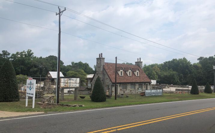 Pictures of Industrial property located at 715 Oakridge Farm Hwy, Mooresville, NC 28115 for sales - image #1