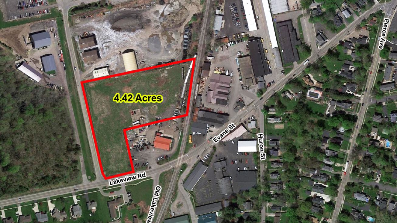 Lakeview Rd, Hamburg, NY 14075