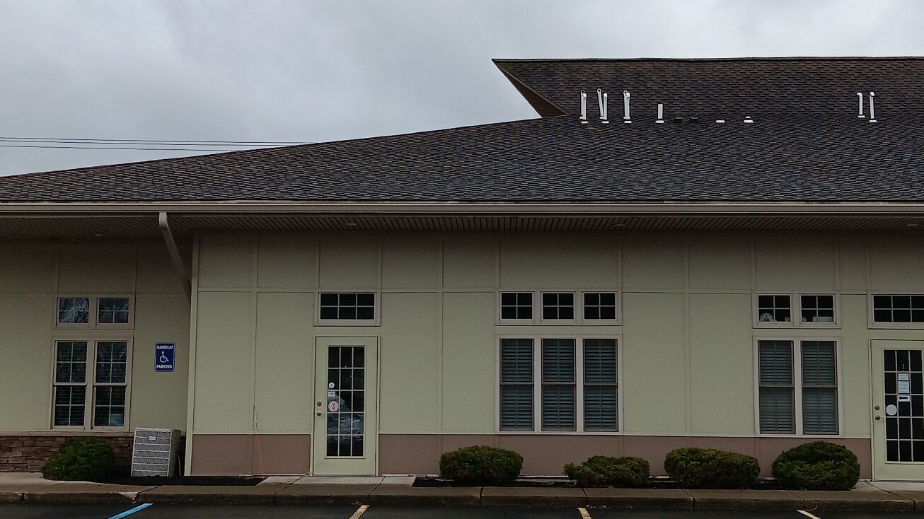 8500 Roll Rd, Clarence, NY 14031