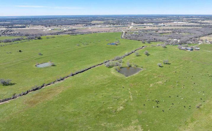 Pictures of Land property located at 458 Bluhm Rd, Elm Mott, TX 76640 for sales - image #1