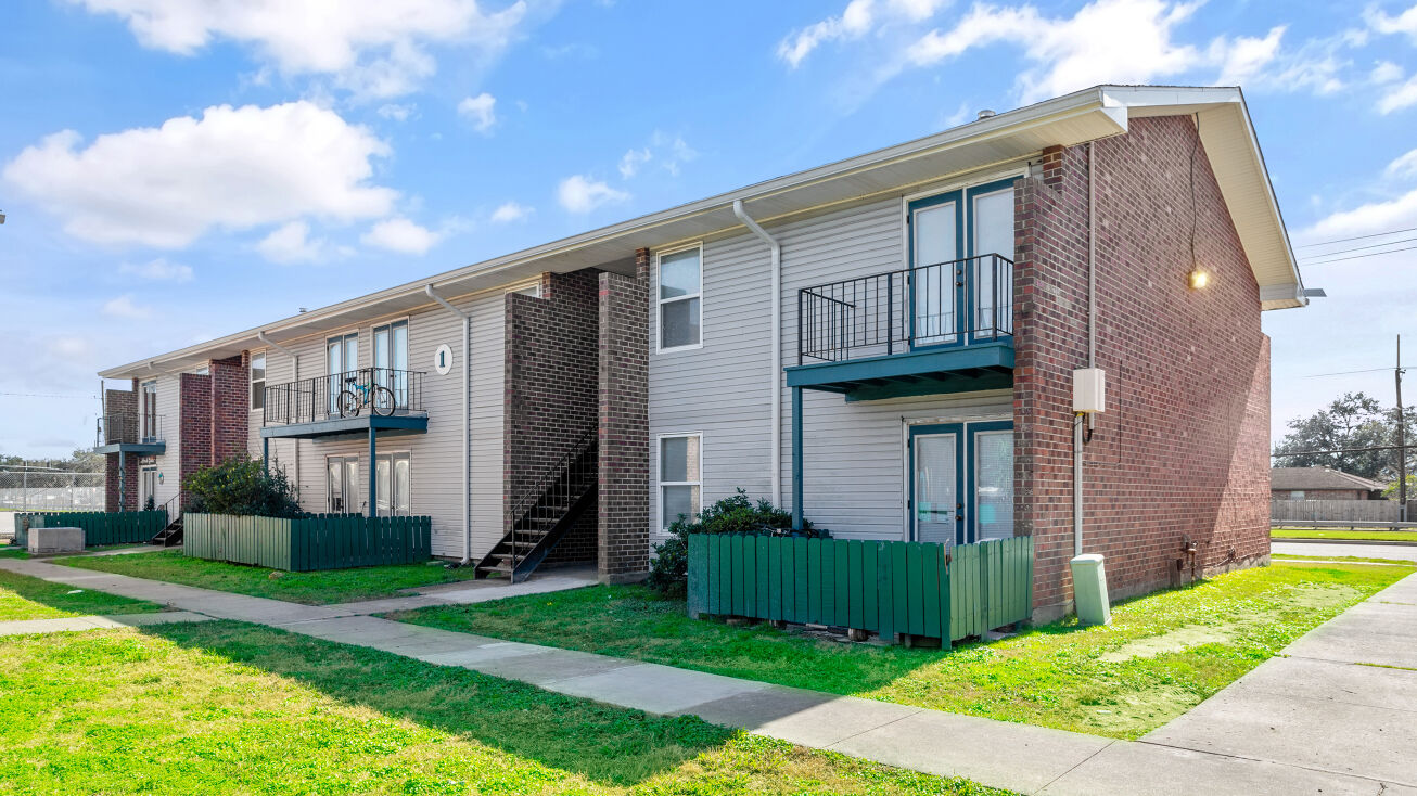 2300 Lapalco Blvd, Harvey, LA 70058