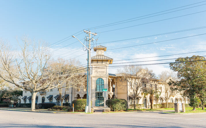 Pictures of Office property located at 101 Lottie Ln, Fairhope, AL 36532 for comps - image #1