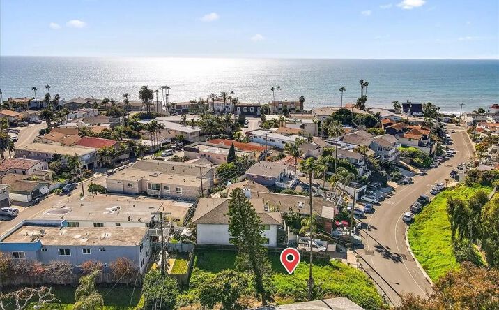 Pictures of Land property located at 227 W El Portal, San Clemente, CA 92672 for sales - image #1