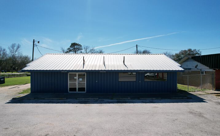 Pictures of Retail property located at 607 E Main St, Eagle Lake, TX 77434 for sales - image #1