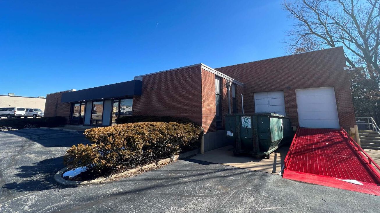 10450 Baur Blvd, Olivette, MO 63132