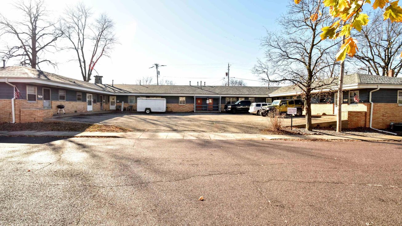 528 HENRIETTA Street, Pekin, IL 61554