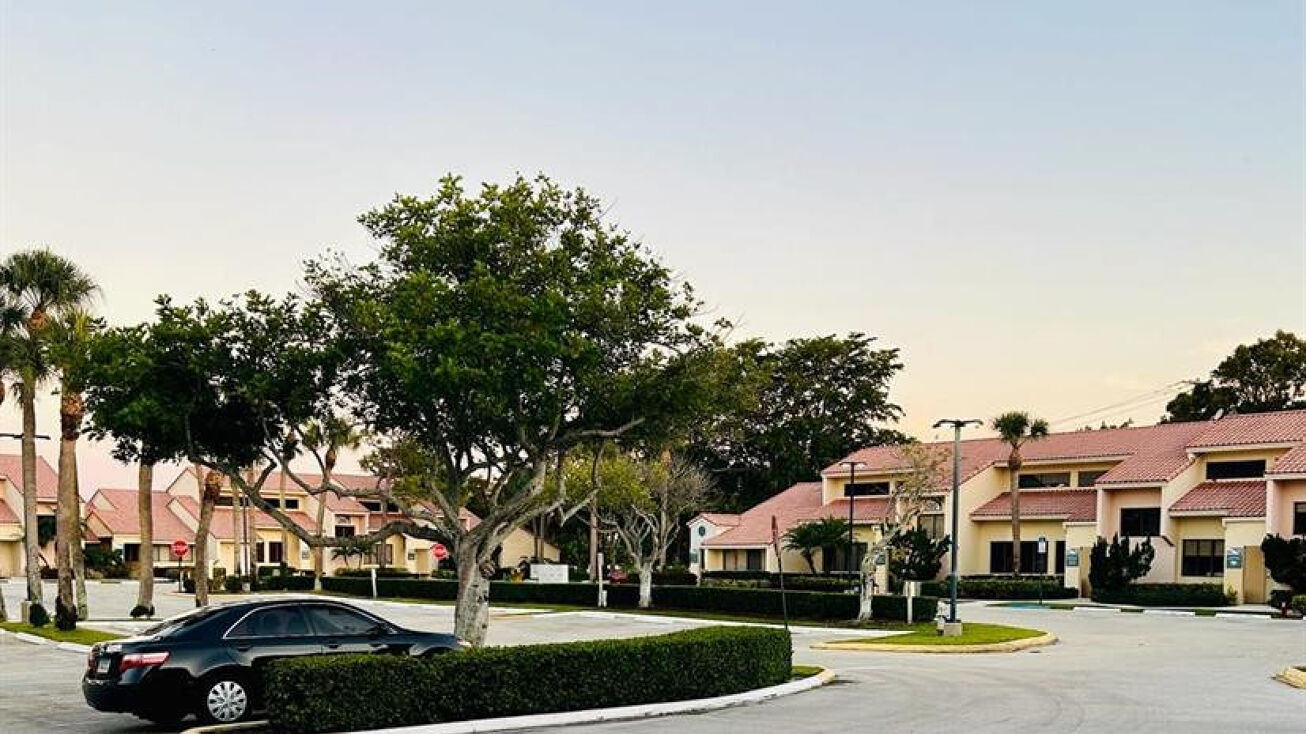 2499 Glades Road, Boca Raton, FL 33431