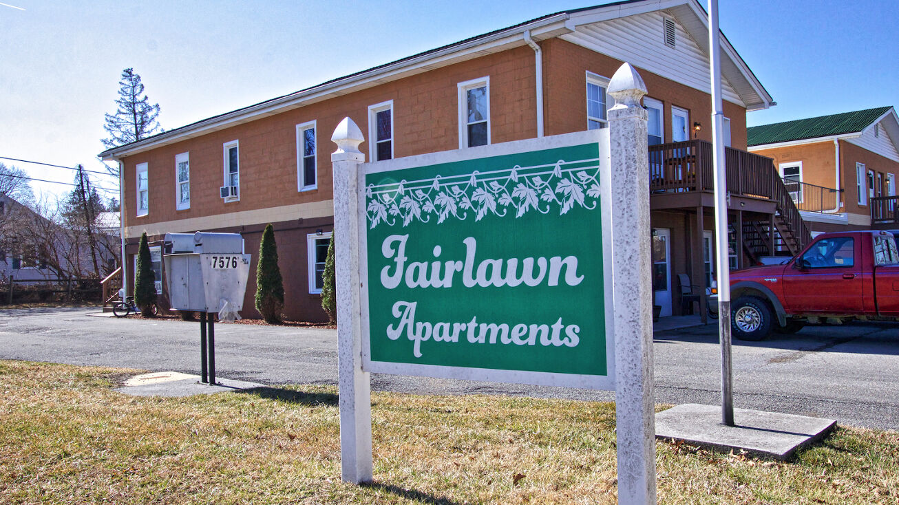 Pictures of Multifamily property located at 7576 State Rd 695, Fairlawn, VA 24141 for sales - image #1