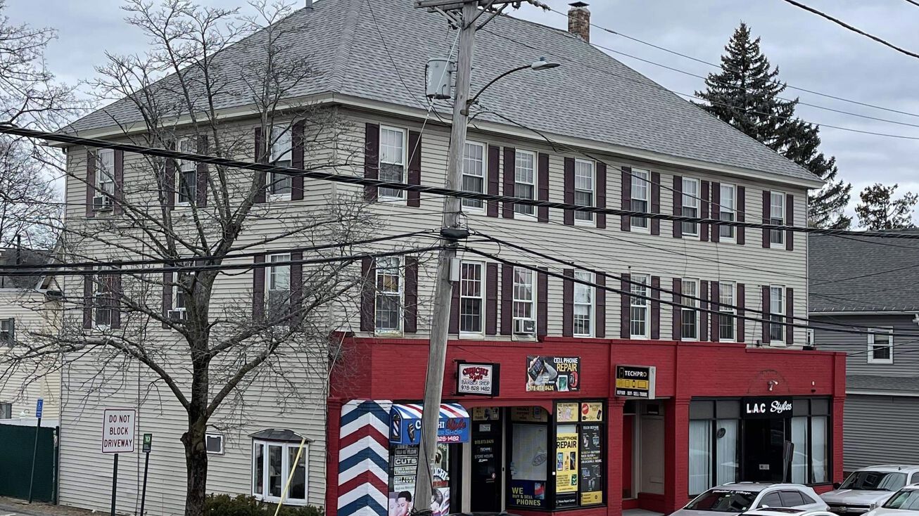 44 Mammoth Rd, Lowell, MA 01854