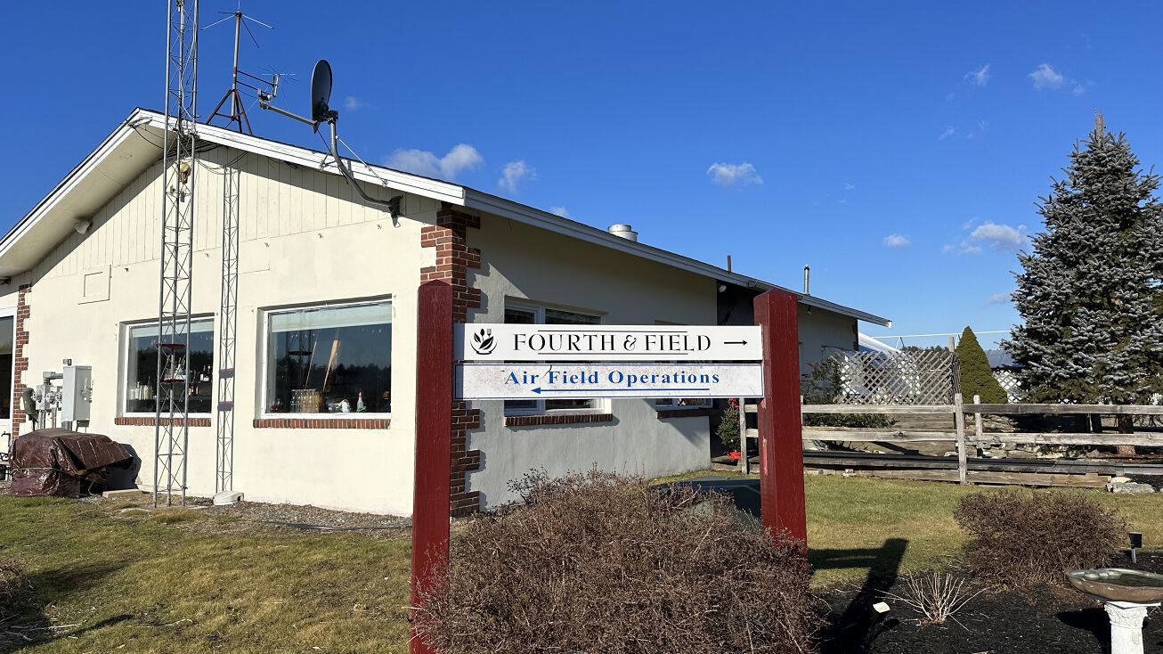 302 Boxboro Rd, Stow, MA 01775