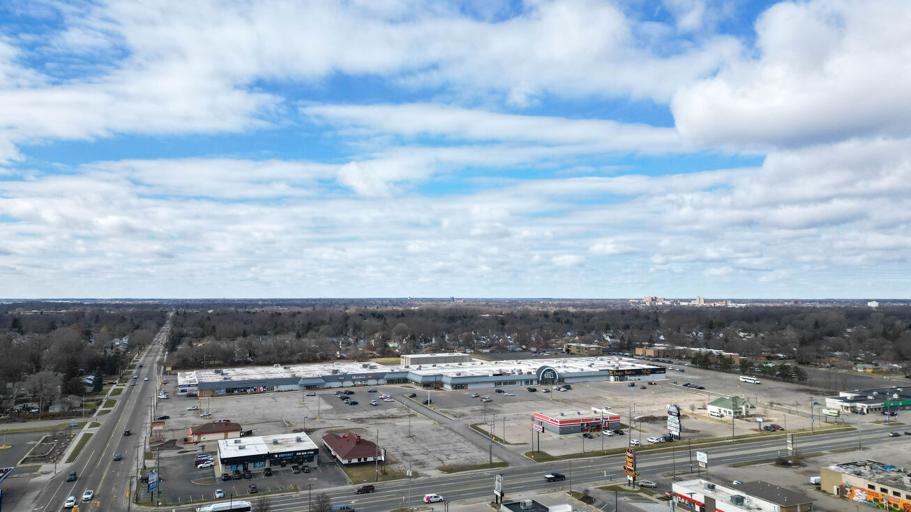 3600 S Dort Hwy, Flint, MI 48507