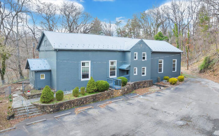 Pictures of Office property located at 3220 McVitty Rd, Cave Spring, VA 24018 for sales - image #1