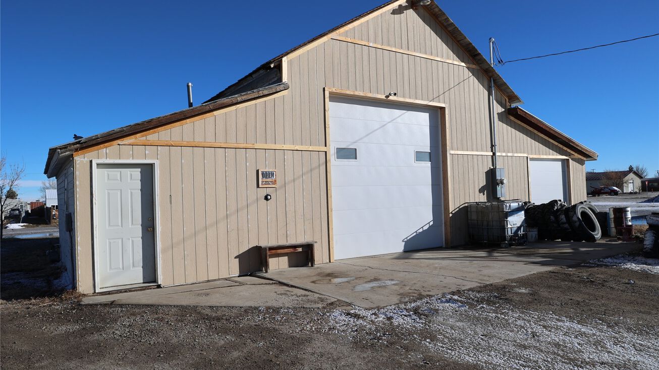 708 Minnesota Avenue, Valier, MT 59486