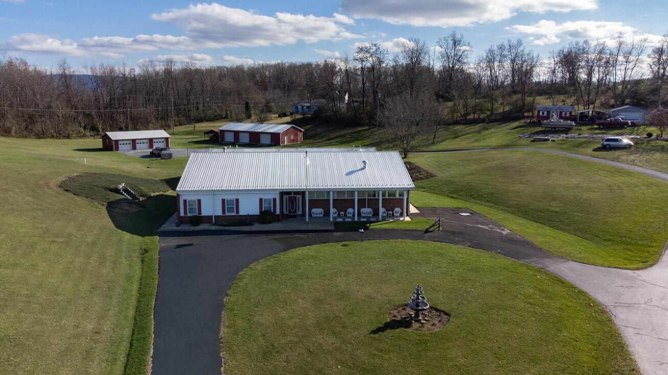 Pictures of Hospitality, Mixed Use, Multifamily, Senior Living, Special Purpose property located at 8 Rainbow Ln, Waynesboro, VA 22980 for sales - image #1