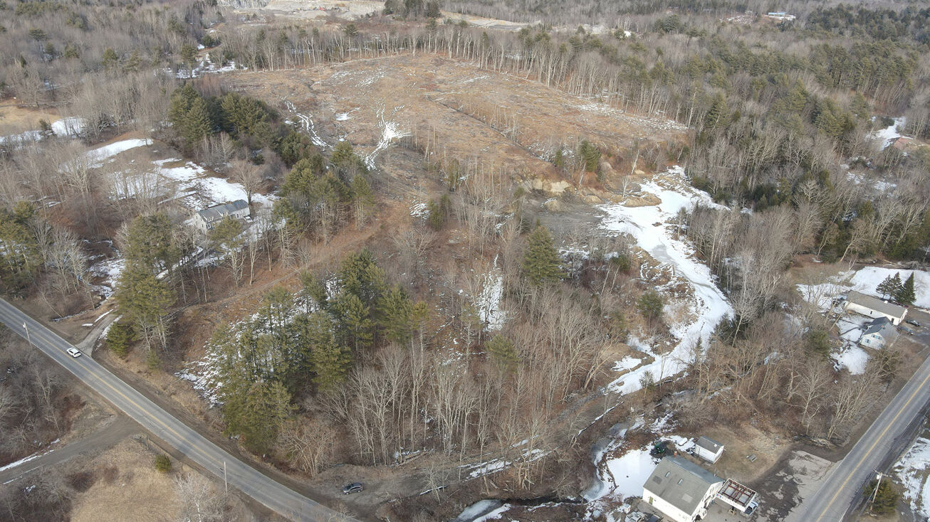 11 Litchfield Rd, Bowdoin, ME 04287