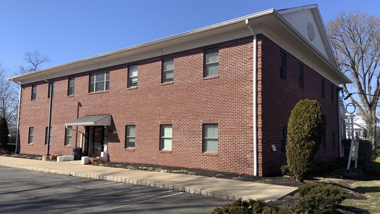 24 Stelton Rd, Piscataway, NJ 08854