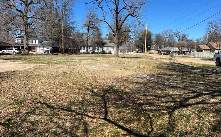 Pictures of Office, Land property located at 107 N Everett, Kennett, MO 63857 for sales - image #1