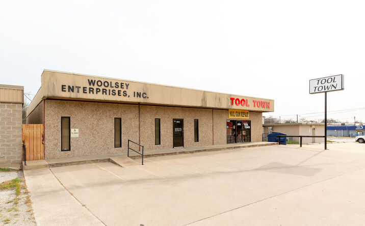 Pictures of Industrial, Mixed Use, Office, Retail property located at 5800 Jacksboro Hwy, Sansom Park, TX 76114 for sales - image #1