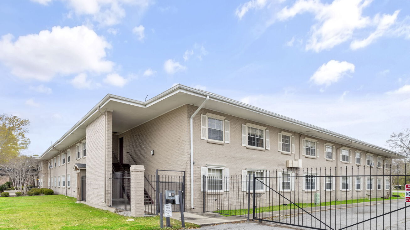 6555 Park Manor Dr, Metairie, LA 70003