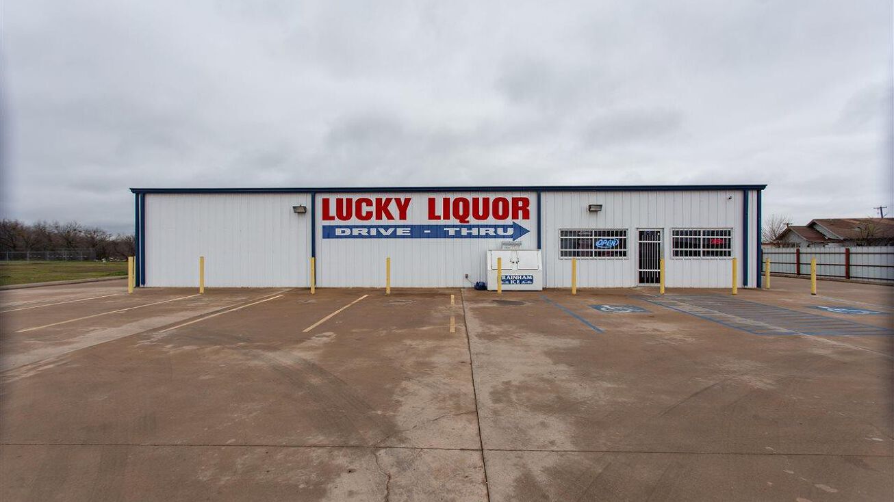 111 N FM 369, Iowa Park, TX 76367