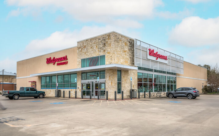 Pictures of Retail property located at 1515 N Alexander Dr, Baytown, TX 77520 for sales - image #1