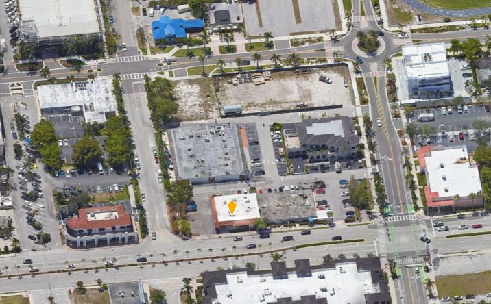 Pictures of Retail property located at 382 9th St S, Naples, FL 34102 for sales - image #1