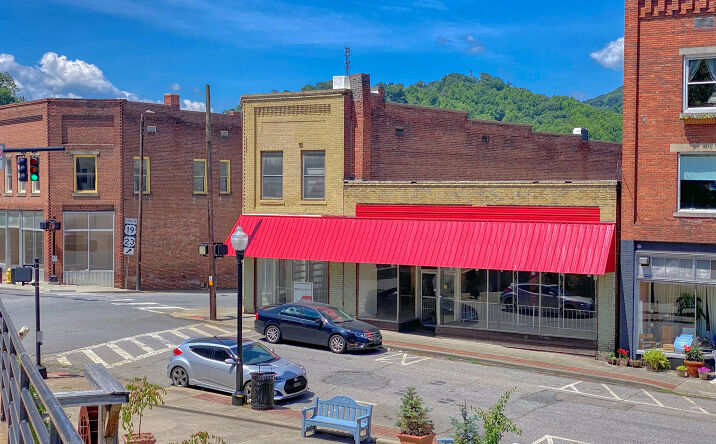 Pictures of Retail property located at 505 Main St, Canton, NC 28716 for sales - image #1