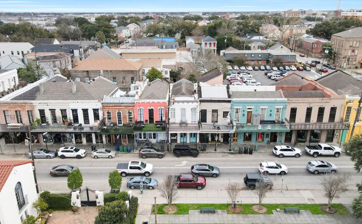 Pictures of Retail property located at 1904 Magazine St, New Orleans, LA 70130 for sales - image #1