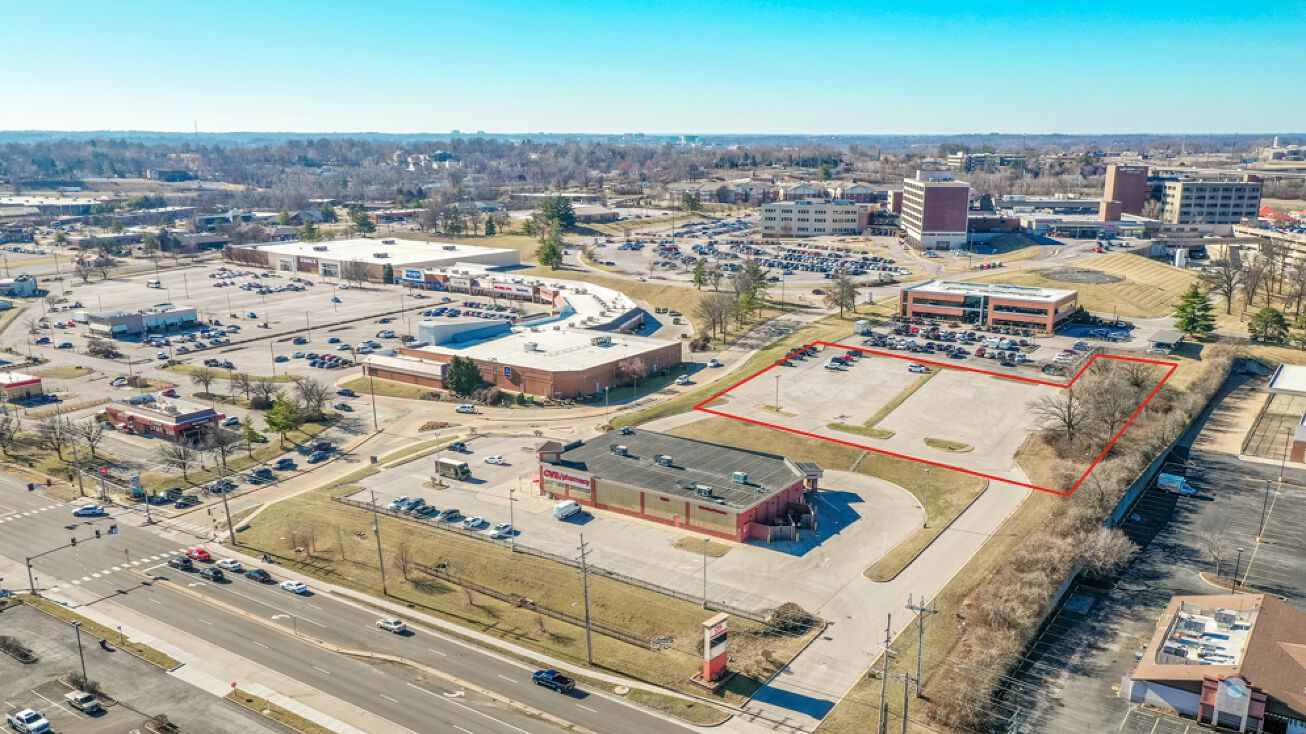 12386 St Charles Rock Rd, Bridgeton, MO 63044