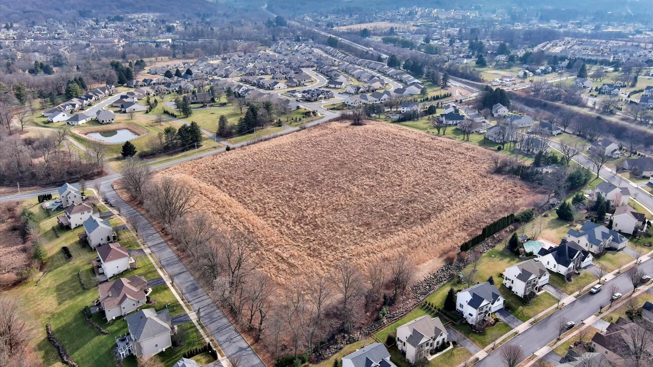 4103 Indian Creek Rd, Emmaus, PA 18049