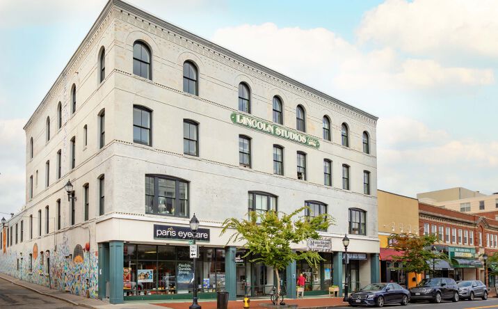 Pictures of Multifamily property located at 289 Moody St, Waltham, MA 02453 for comps - image #1